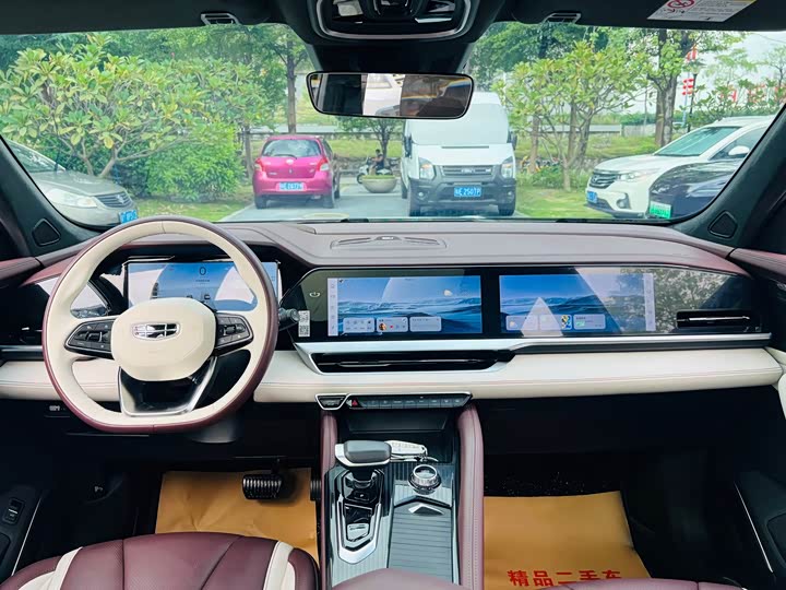 Фото 14 - Geely Monjaro