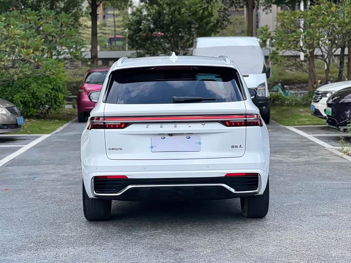 Фото 4 - Geely Monjaro