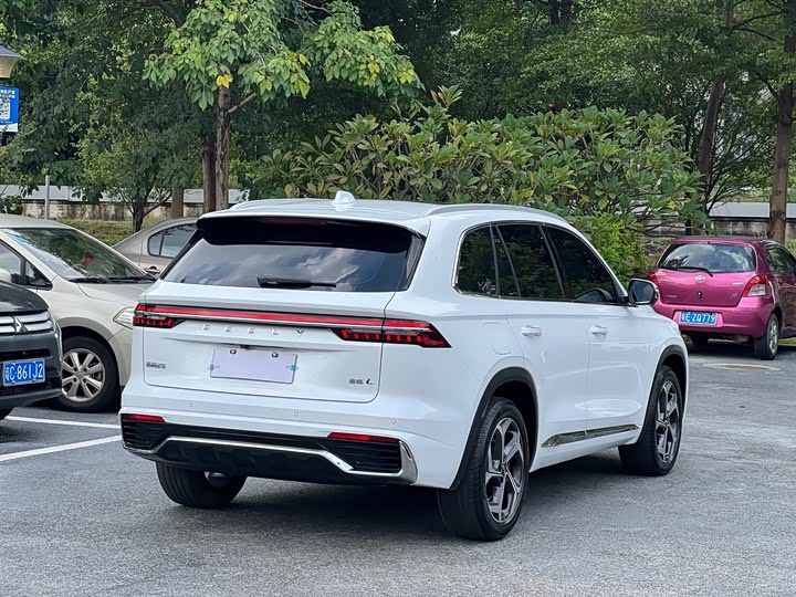 Фото 5 - Geely Monjaro