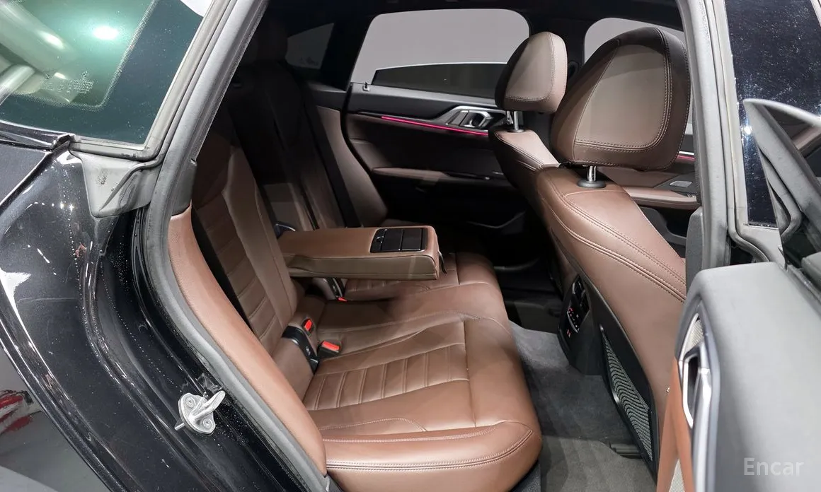 Фото 12 - BMW i4