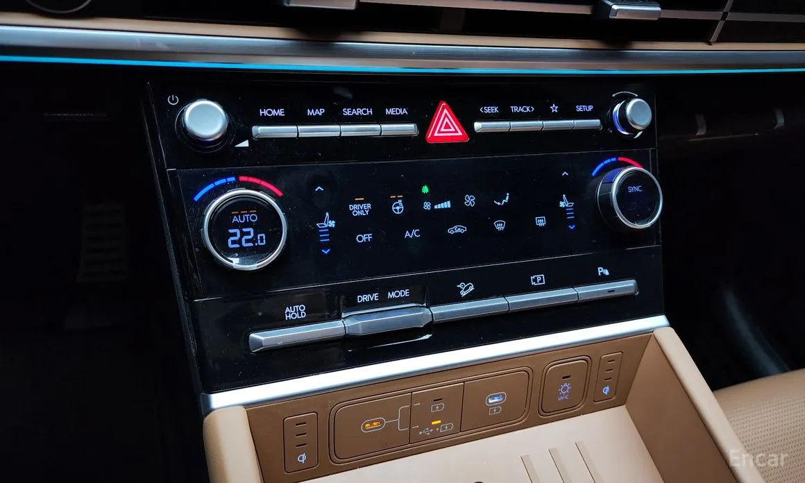 Фото 17 - Hyundai Santa Fe