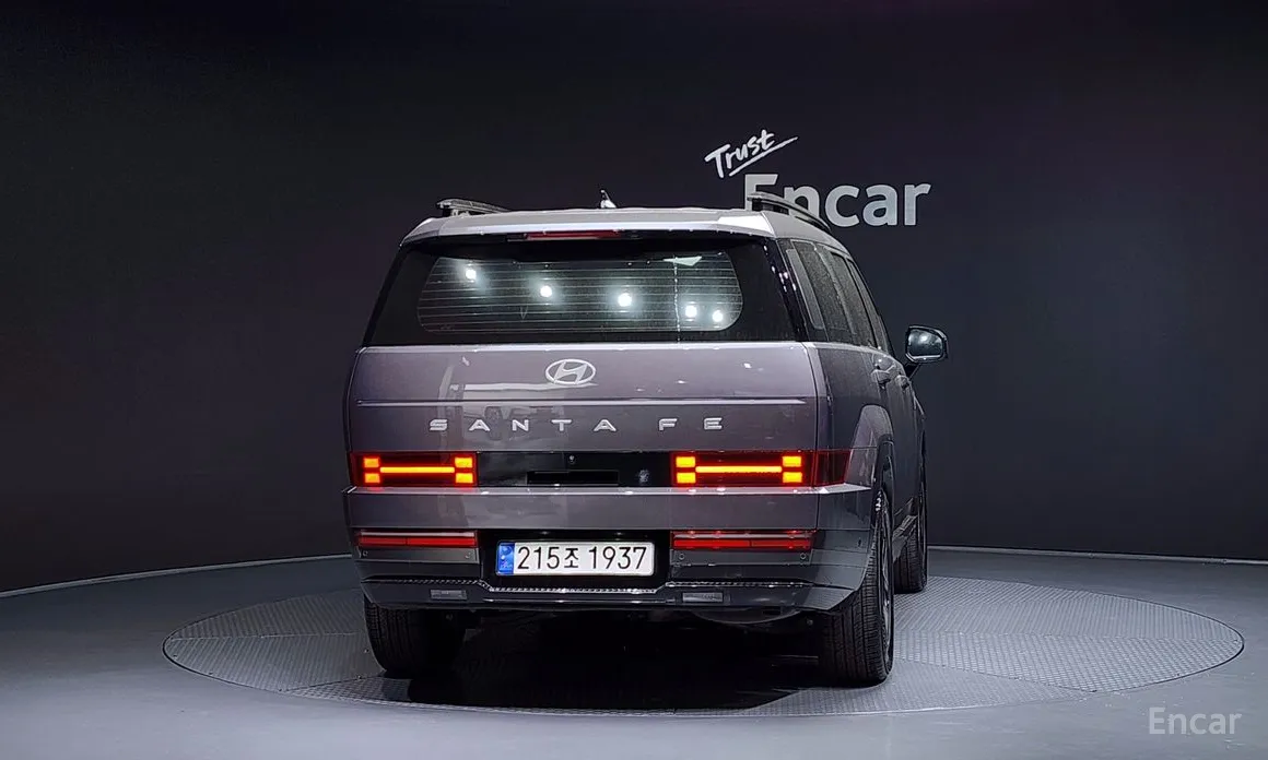 Фото 4 - Hyundai Santa Fe