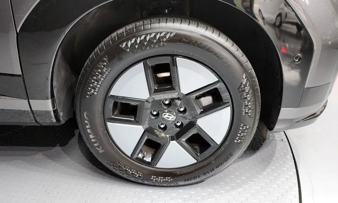 Фото 5 - Hyundai Santa Fe