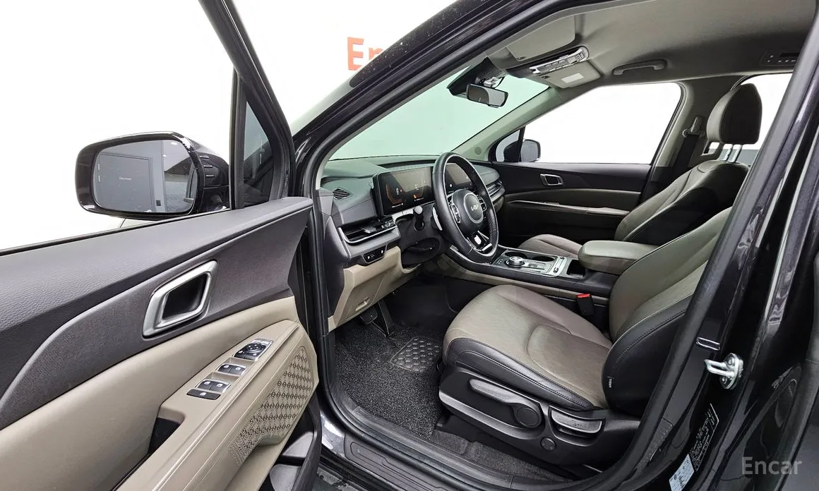 Фото 10 - Kia Carnival