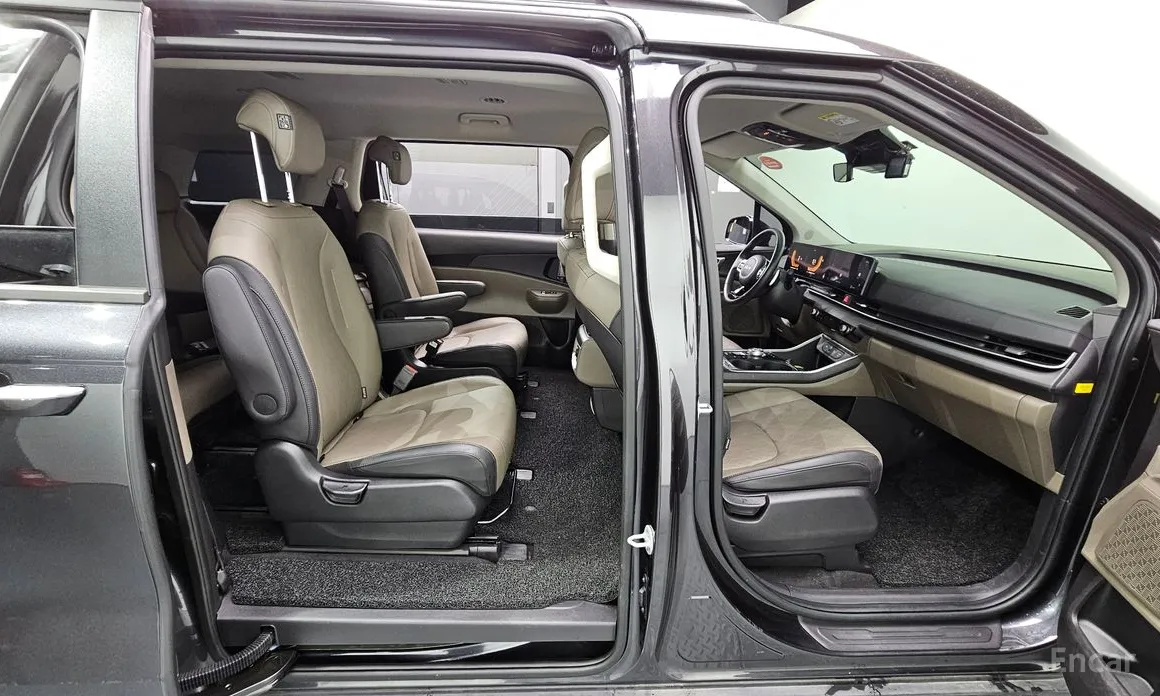 Фото 11 - Kia Carnival