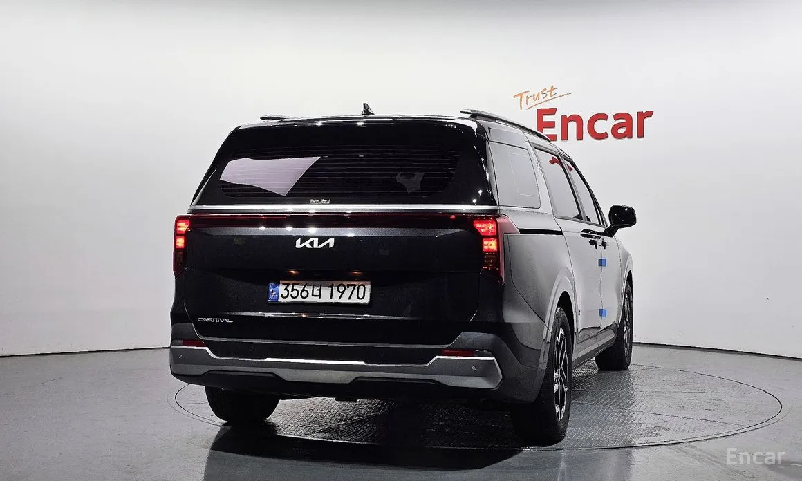 Фото 4 - Kia Carnival