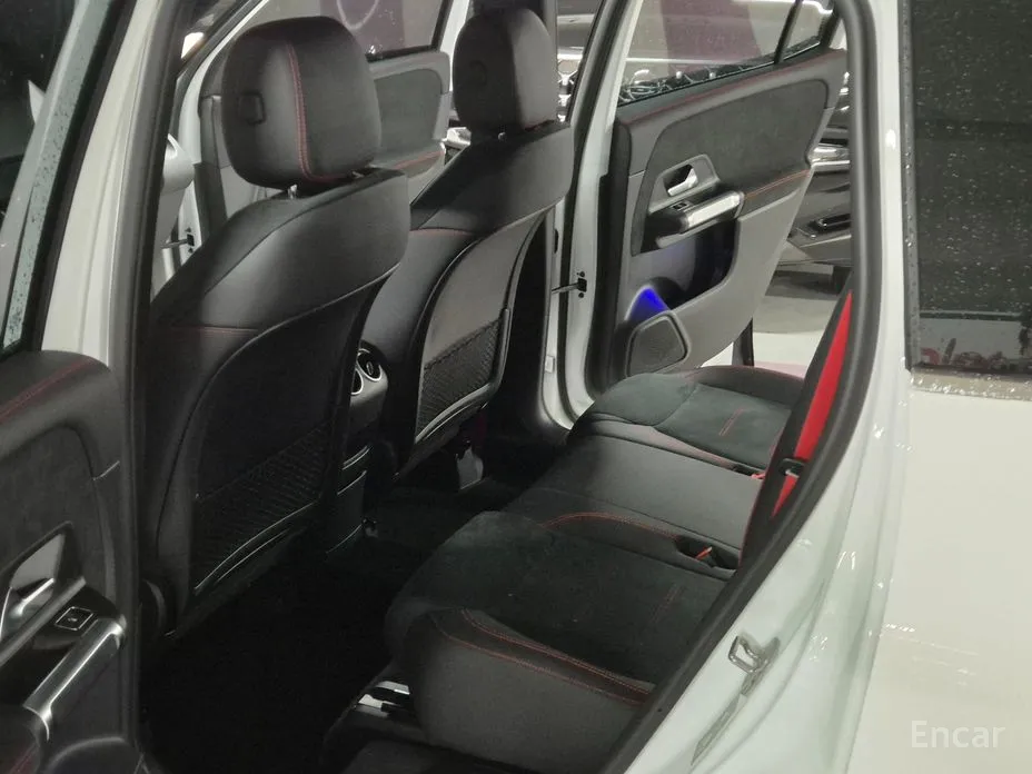 Фото 12 - Mercedes-Benz GLB-Class