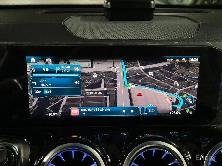 Фото 16 - Mercedes-Benz GLB-Class