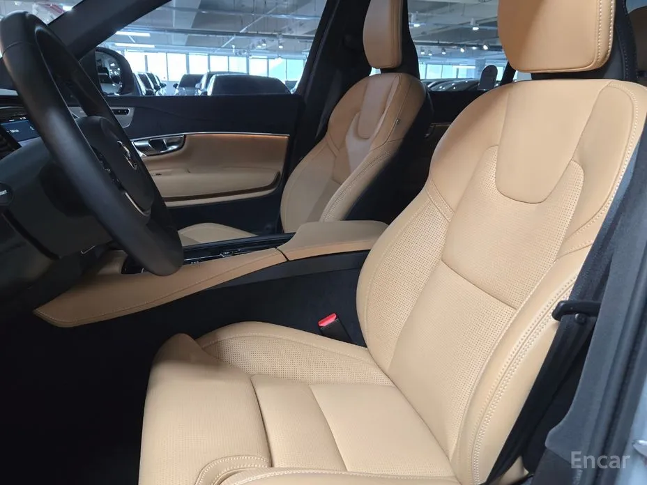 Фото 10 - Volvo XC90