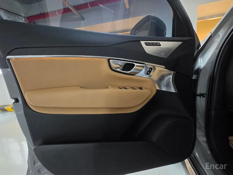 Фото 13 - Volvo XC90