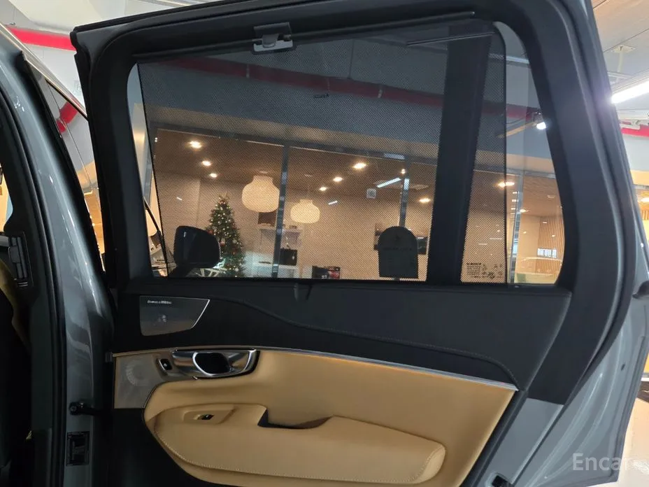 Фото 14 - Volvo XC90