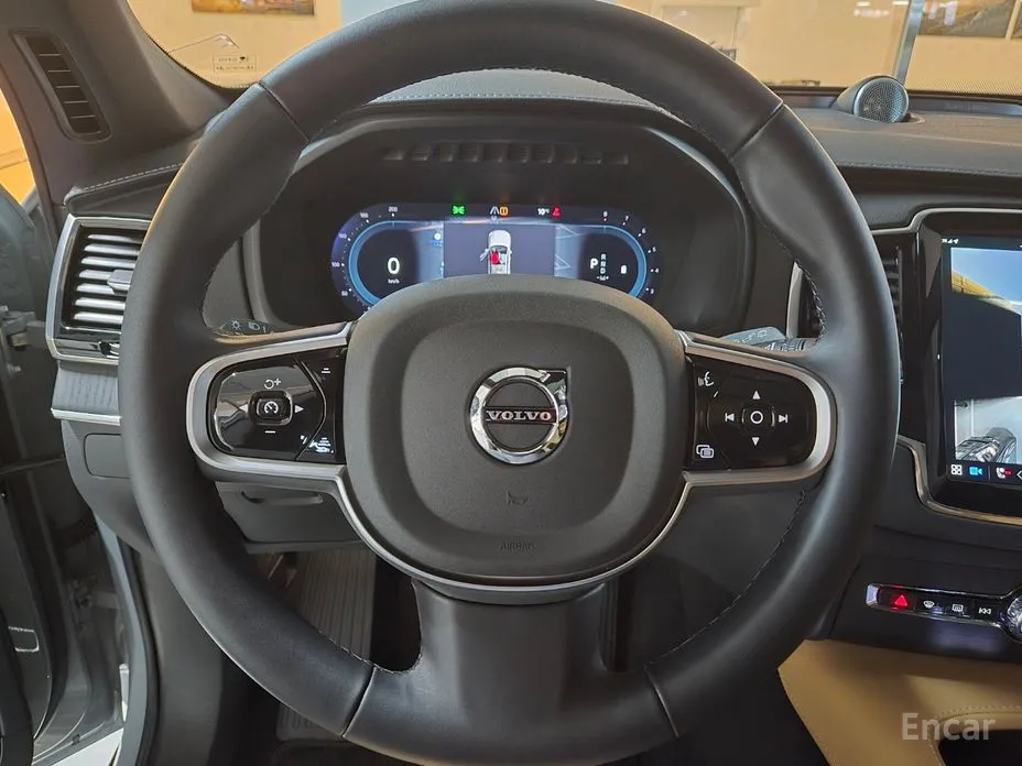 Фото 15 - Volvo XC90