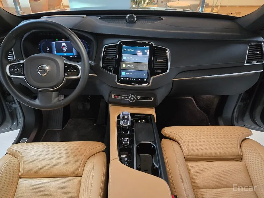 Фото 7 - Volvo XC90