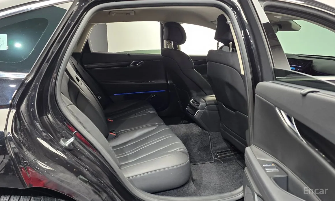 Фото 12 - Genesis G80