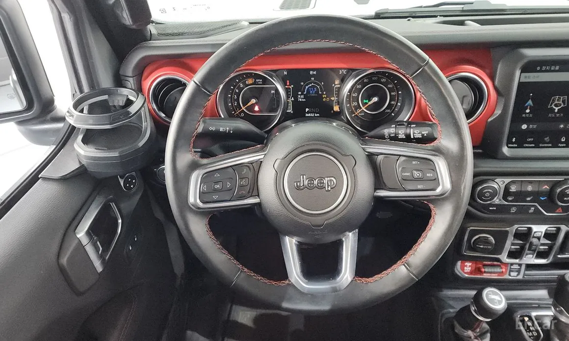 Фото 13 - Jeep Wrangler