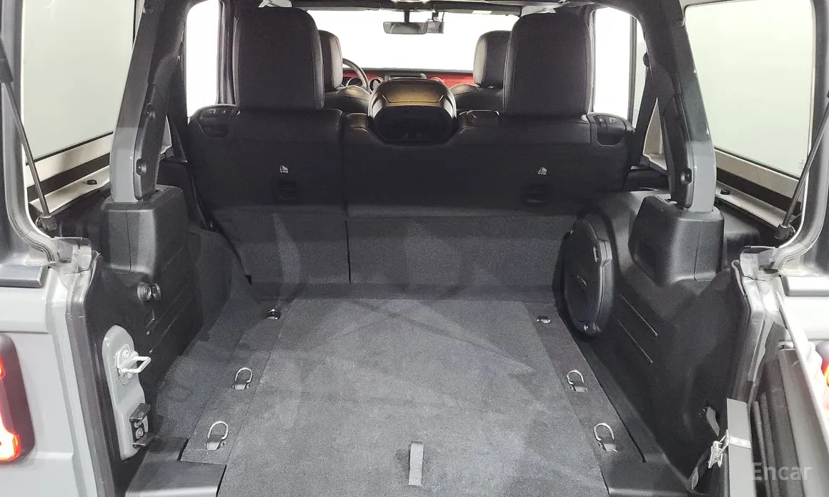 Фото 20 - Jeep Wrangler