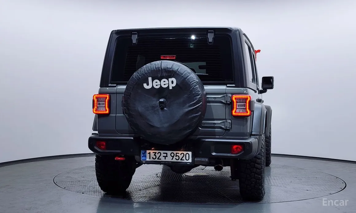 Фото 4 - Jeep Wrangler