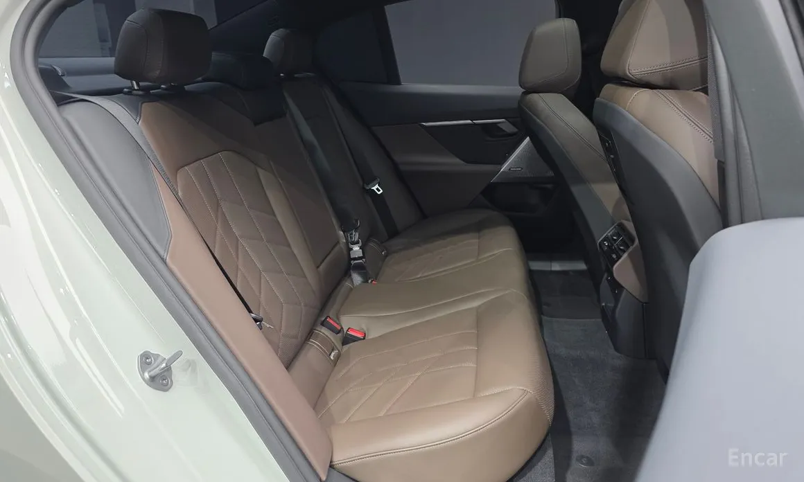 Фото 12 - BMW 5 Series