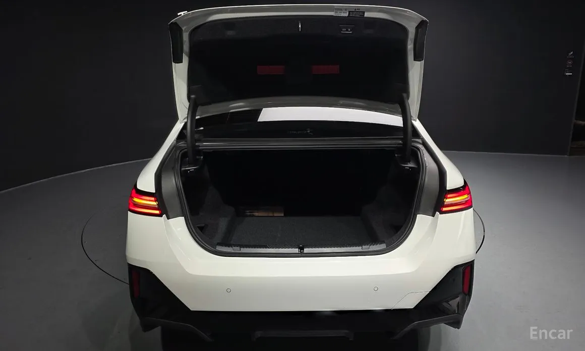 Фото 20 - BMW 5 Series