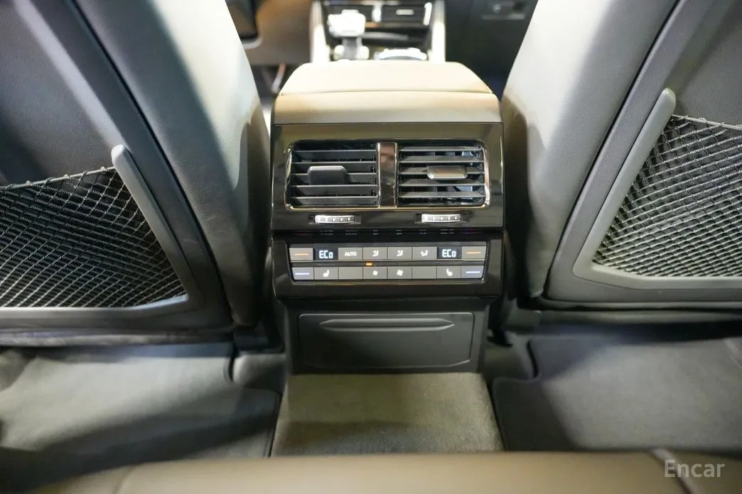 Фото 18 - Volkswagen Touareg