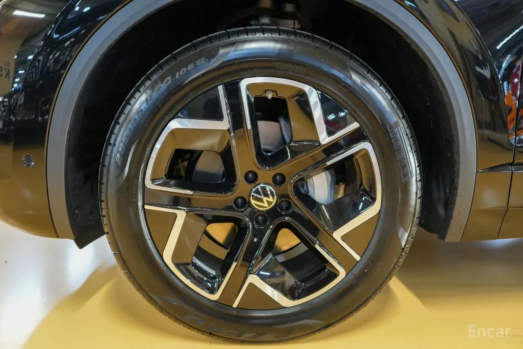 Фото 4 - Volkswagen Touareg