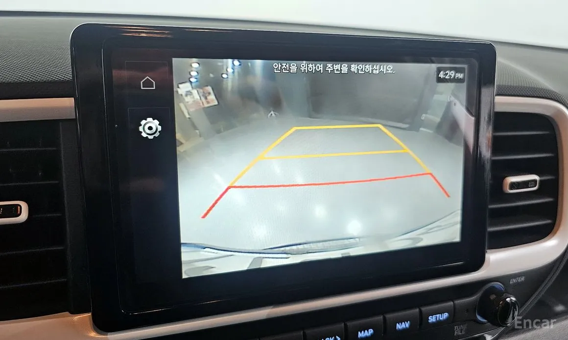 Фото 14 - Hyundai Venue