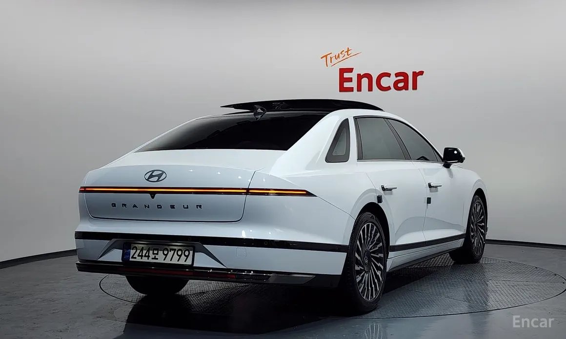 Фото 2 - Hyundai Grandeur