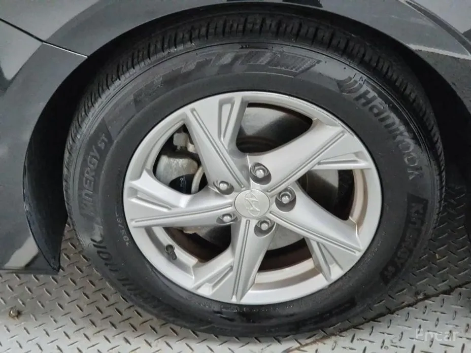 Фото 18 - Hyundai Sonata