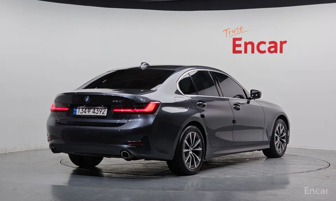 Фото 2 - BMW 3 Series