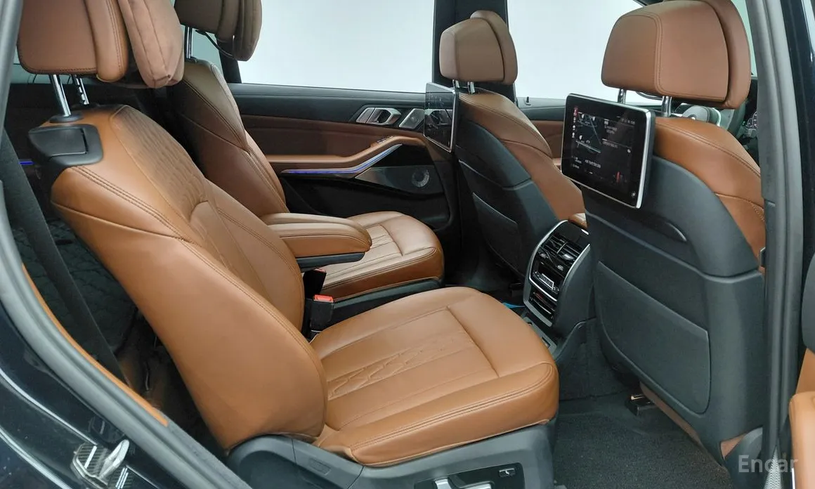 Фото 13 - BMW X7