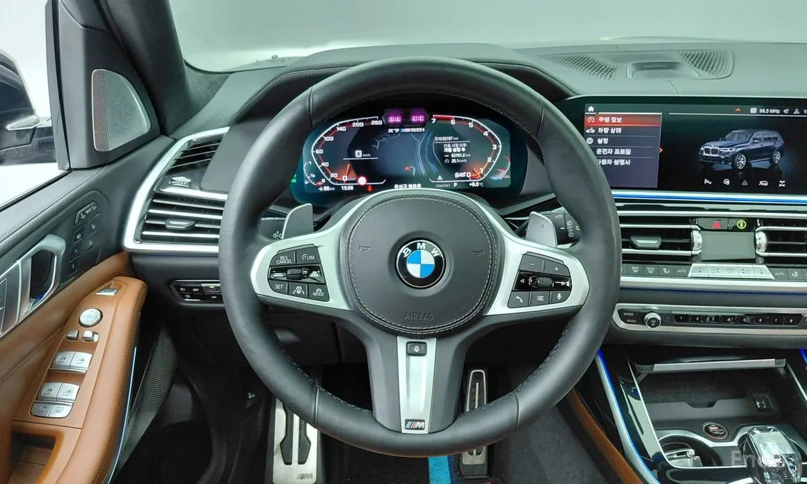 Фото 17 - BMW X7