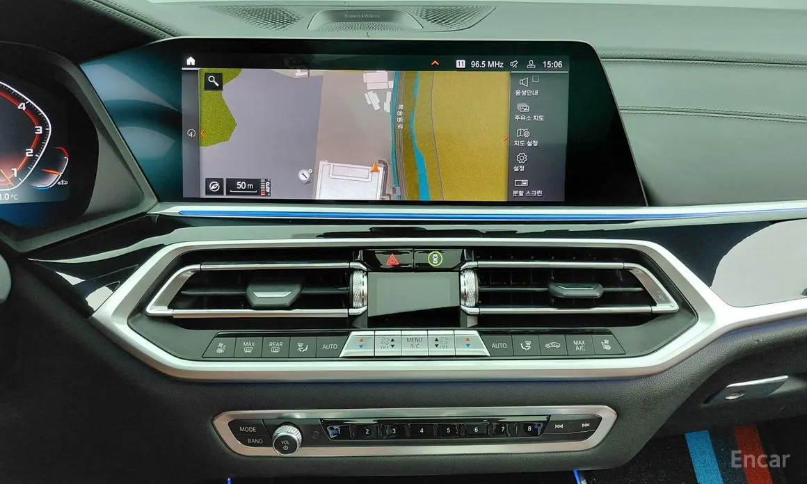 Фото 18 - BMW X7