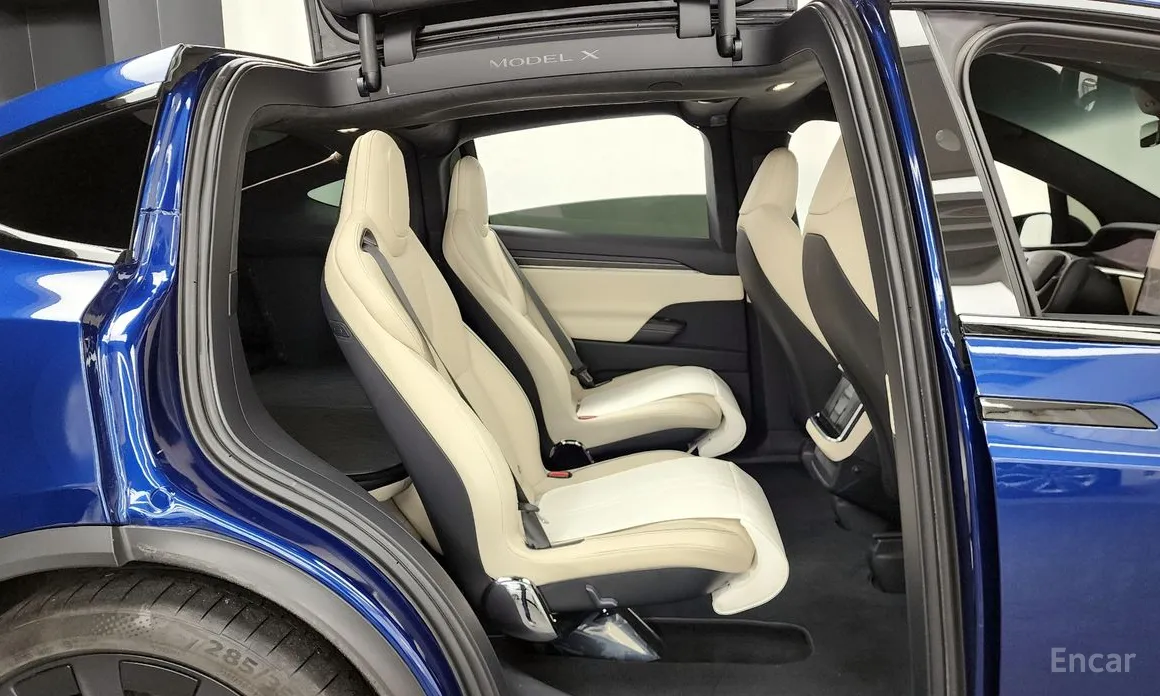 Фото 12 - Tesla Model X