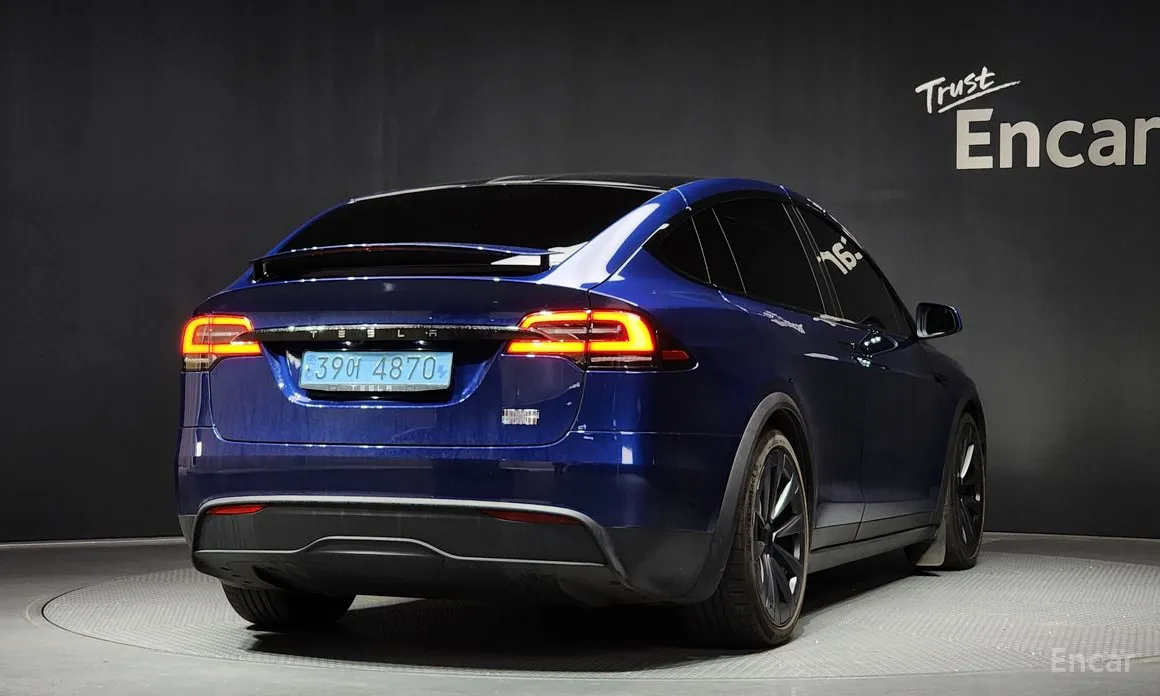 Фото 2 - Tesla Model X