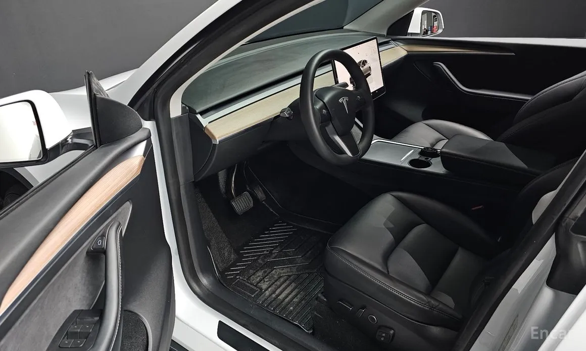 Фото 11 - Tesla Model Y