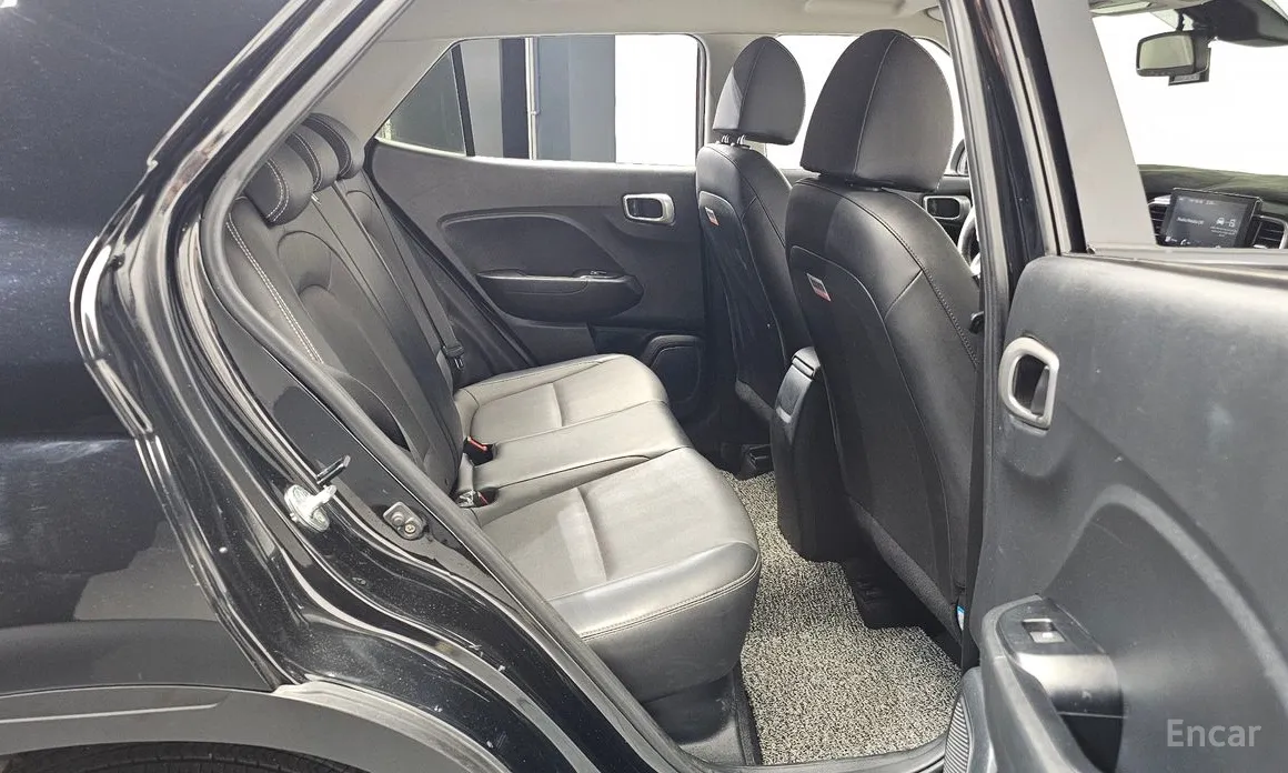 Фото 12 - Hyundai Venue