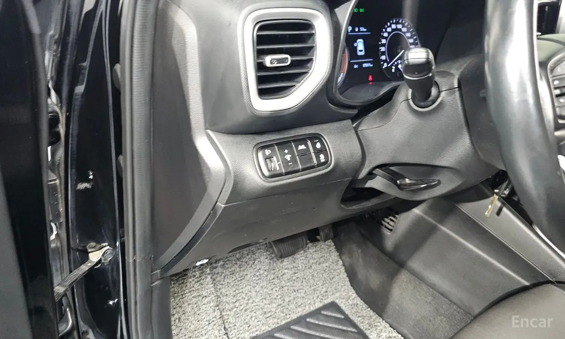 Фото 14 - Hyundai Venue