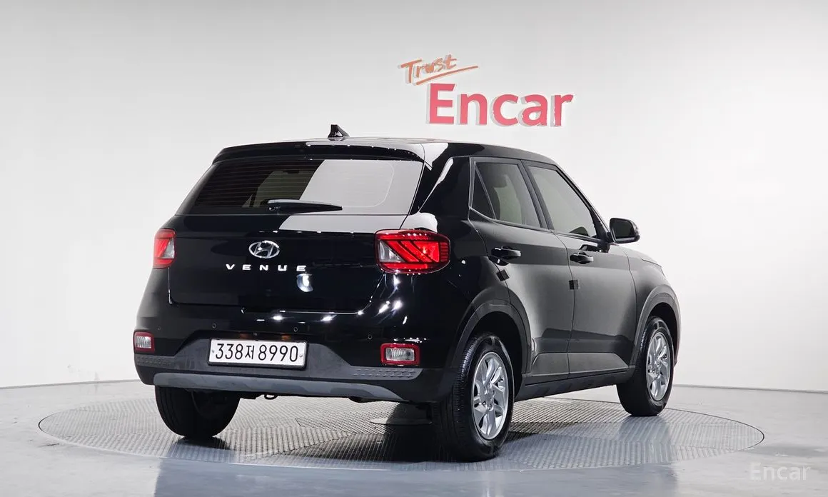 Фото 2 - Hyundai Venue