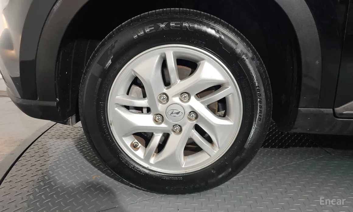 Фото 5 - Hyundai Venue