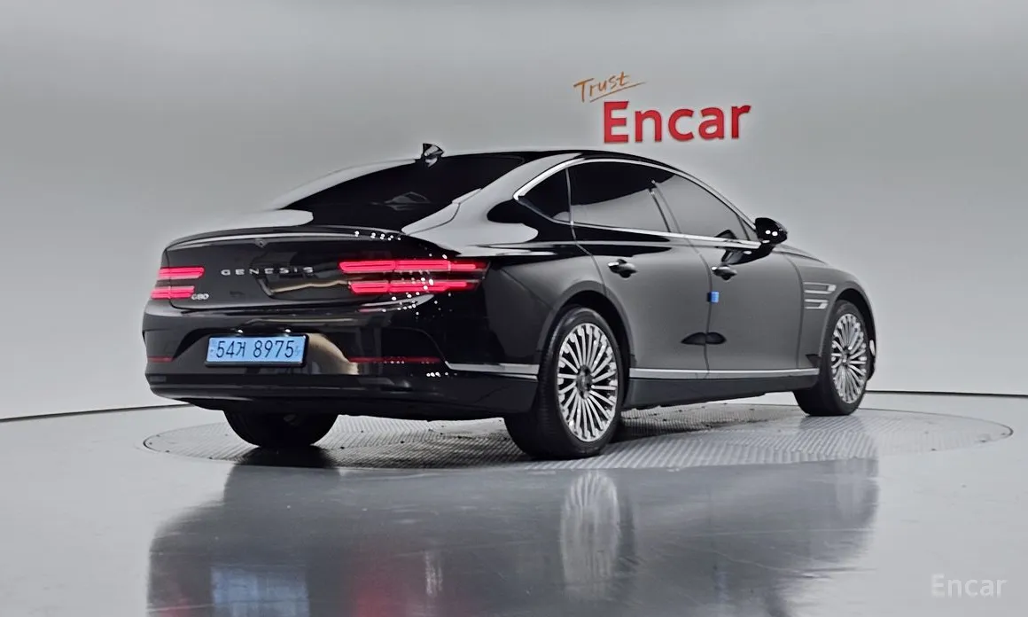 Фото 2 - Genesis G80