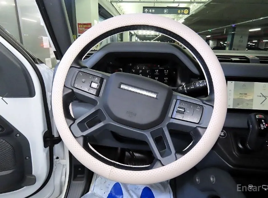 Фото 8 - Land Rover Defender