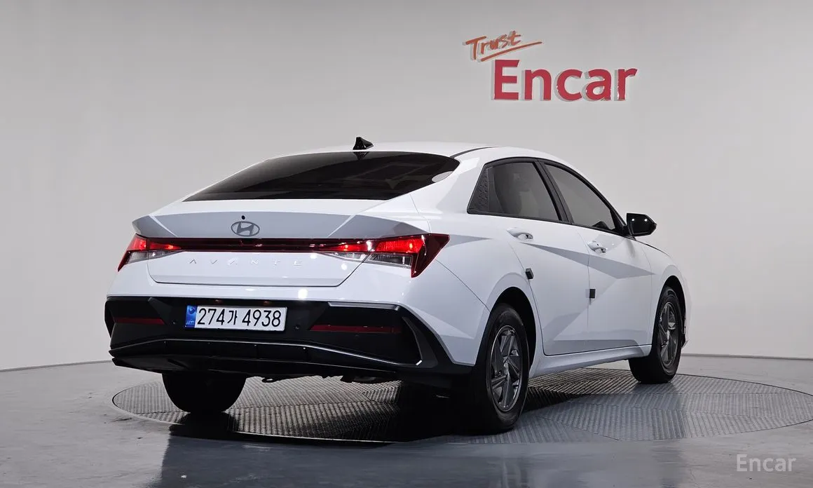 Фото 2 - Hyundai Avante