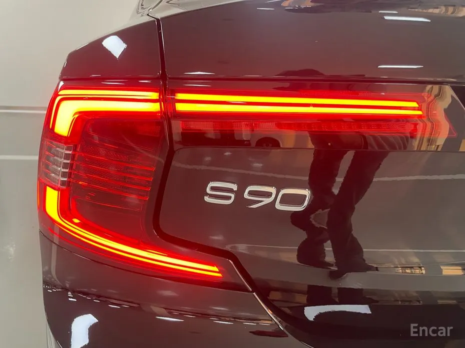 Фото 13 - Volvo S90