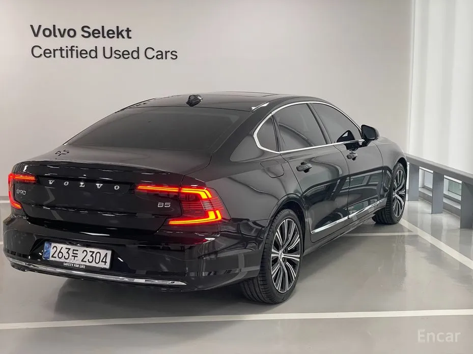 Фото 2 - Volvo S90