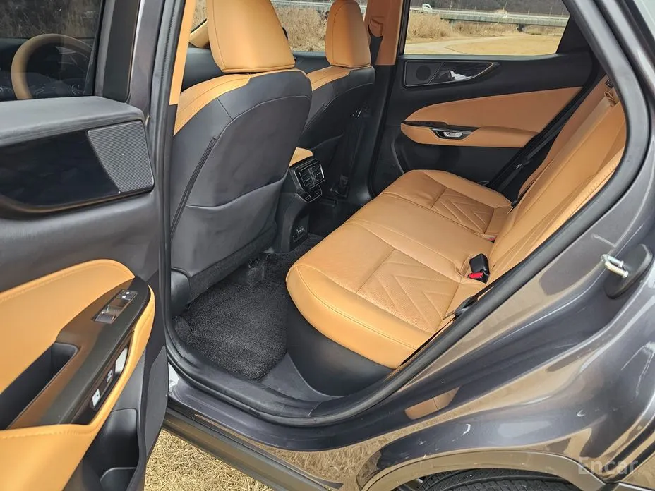 Фото 15 - Lexus NX