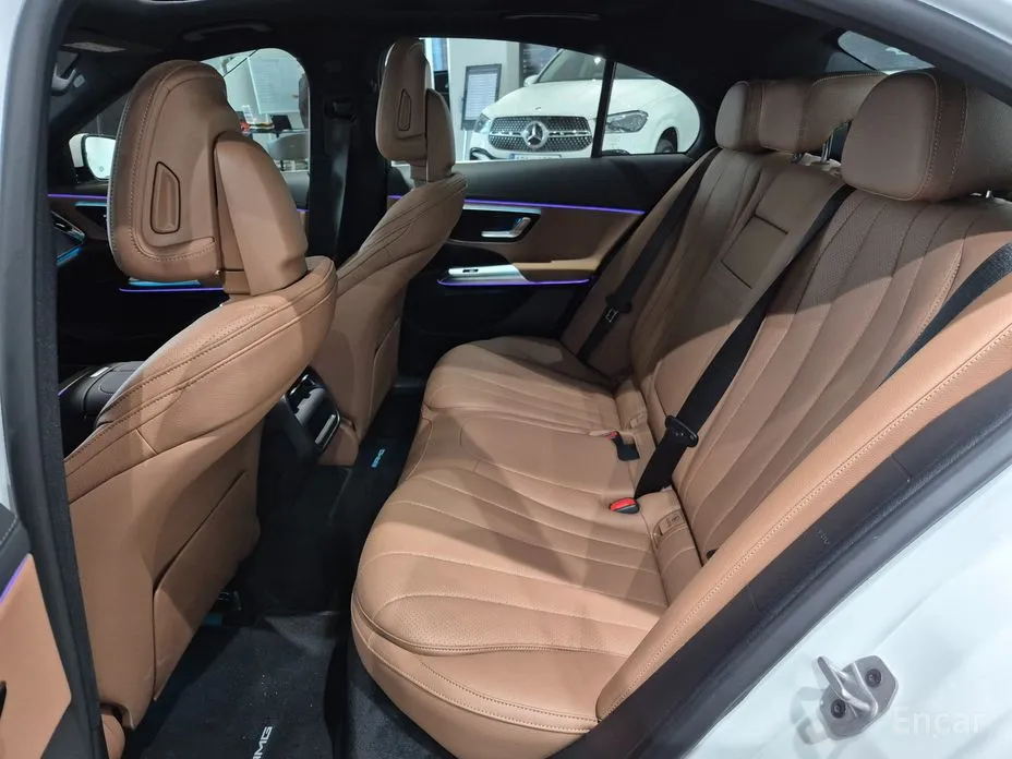 Фото 11 - Mercedes-Benz E-Class