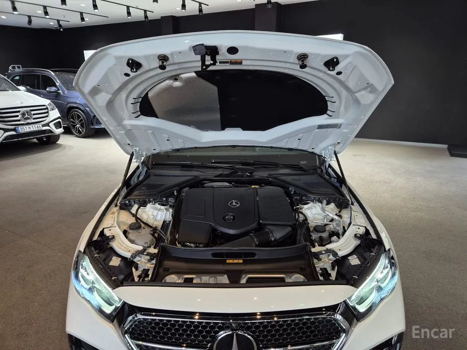 Фото 6 - Mercedes-Benz E-Class