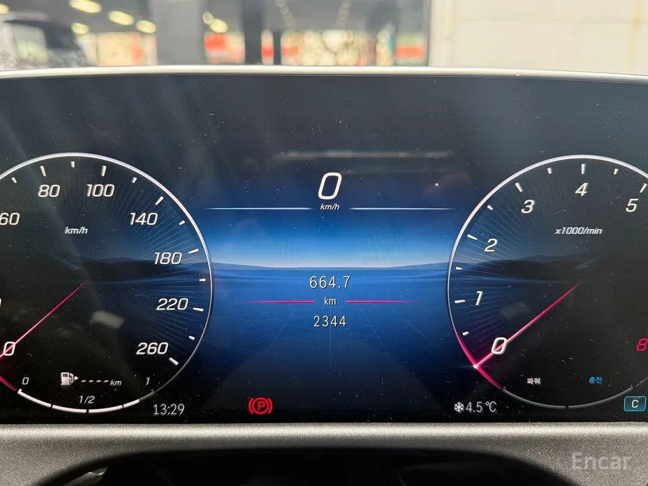 Фото 8 - Mercedes-Benz E-Class