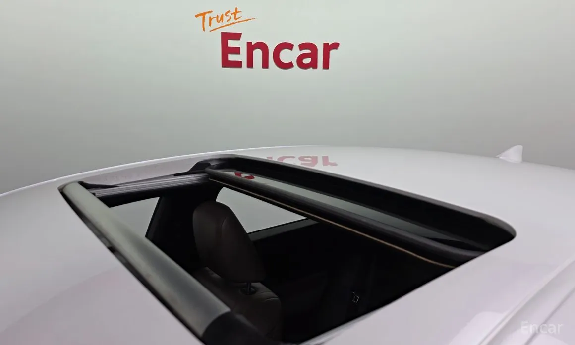 Фото 19 - Lexus ES