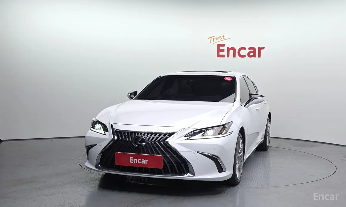 Фото 3 - Lexus ES